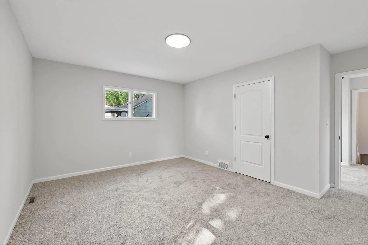 5225 6th Street, Minneapolis, MN 55430