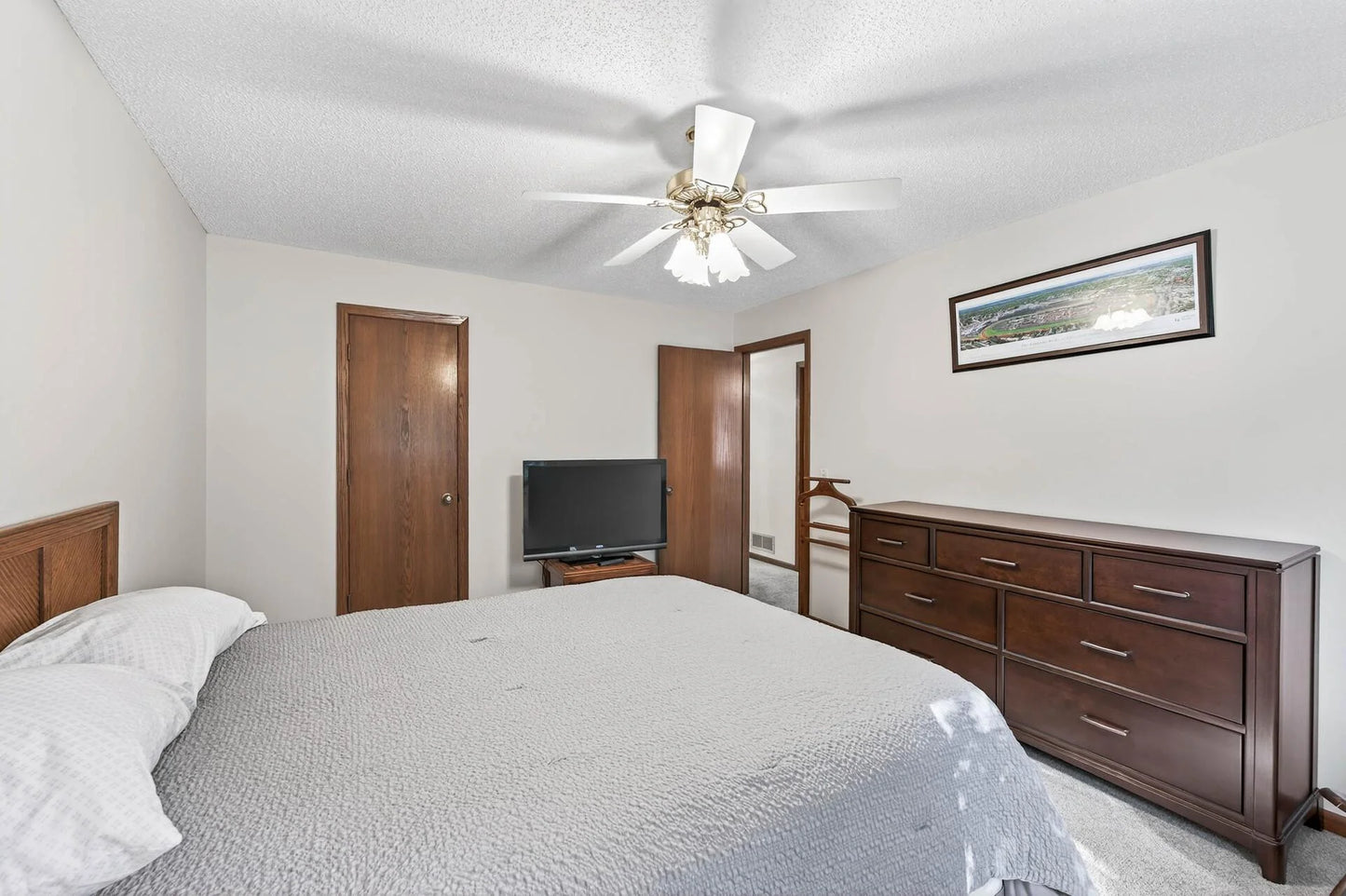 4357 Buckingham Court, Vadnais Heights, MN 55127