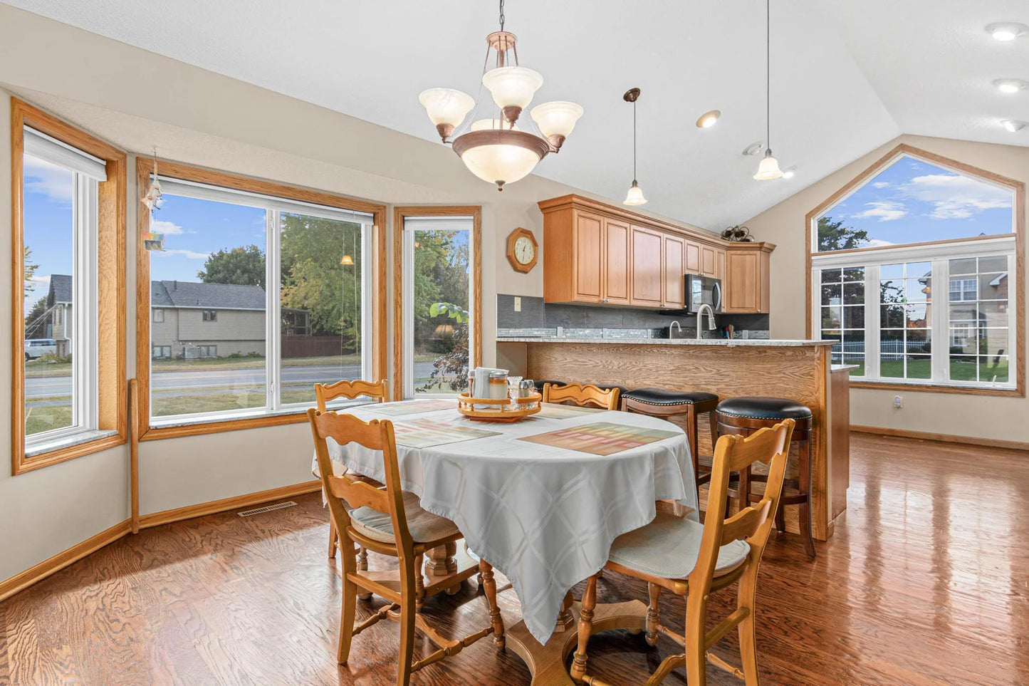 16450 Griffon Lane, Lakeville, MN 55044