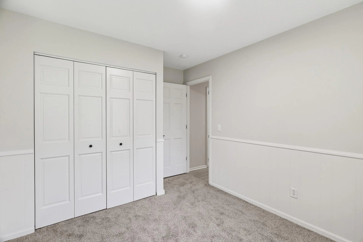 1042 Sibley Street, Shakopee, MN 55379