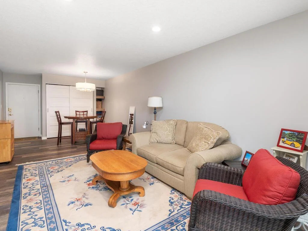 6423 Colony Way, Edina, MN 55435