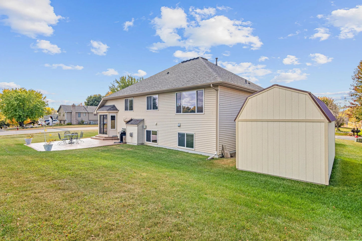 16450 Griffon Lane, Lakeville, MN 55044