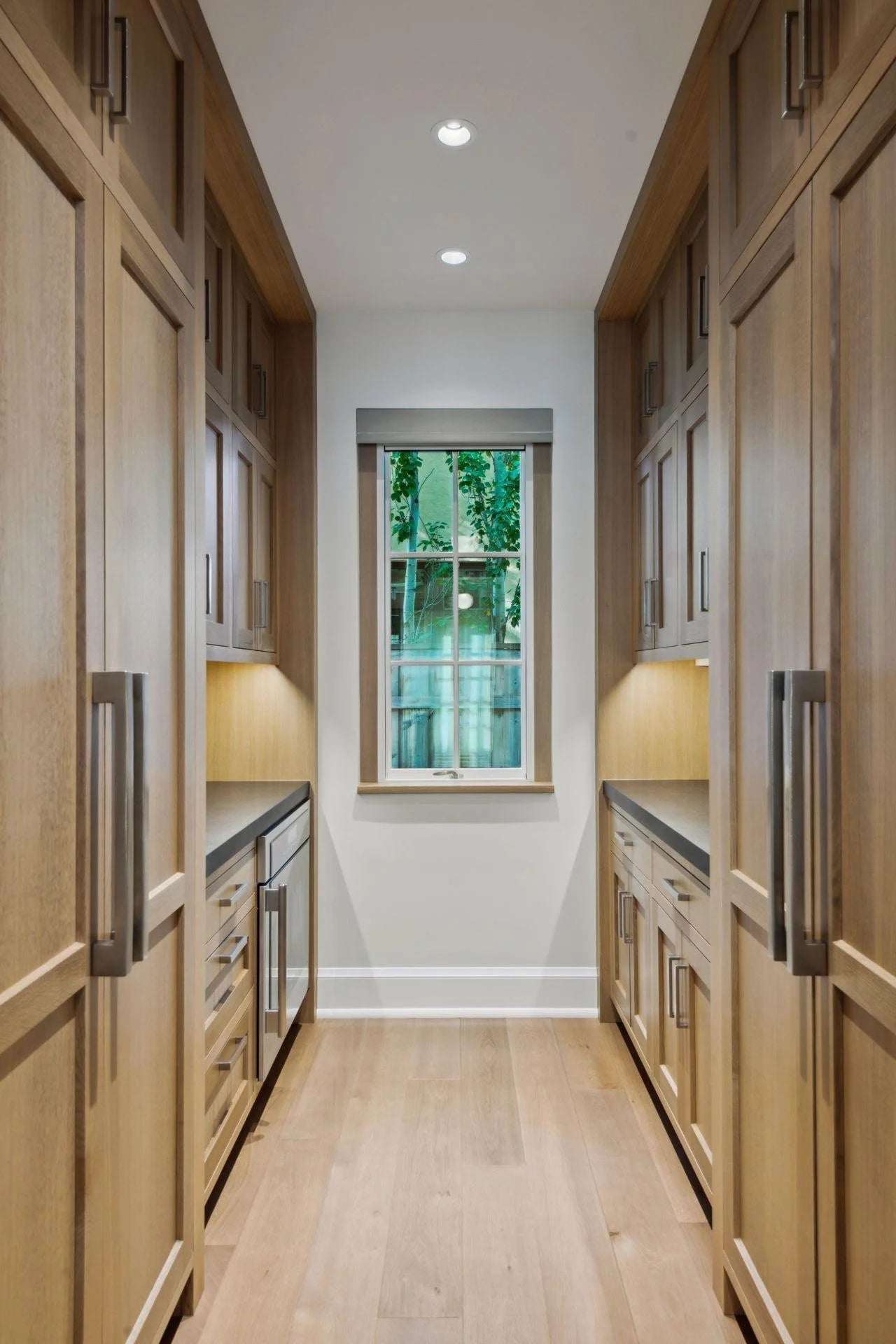 2552 Lake Of The Isles Parkway, Minneapolis, MN 55405