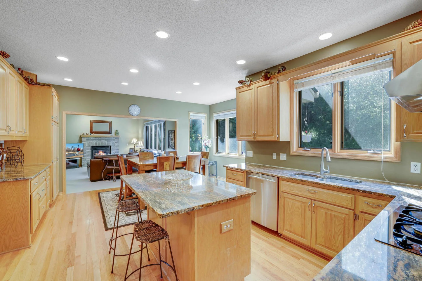 1630 Murphy Parkway, Eagan, MN 55122