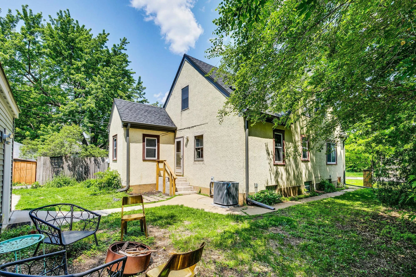 3807 Hubbard Avenue, Robbinsdale, MN 55422