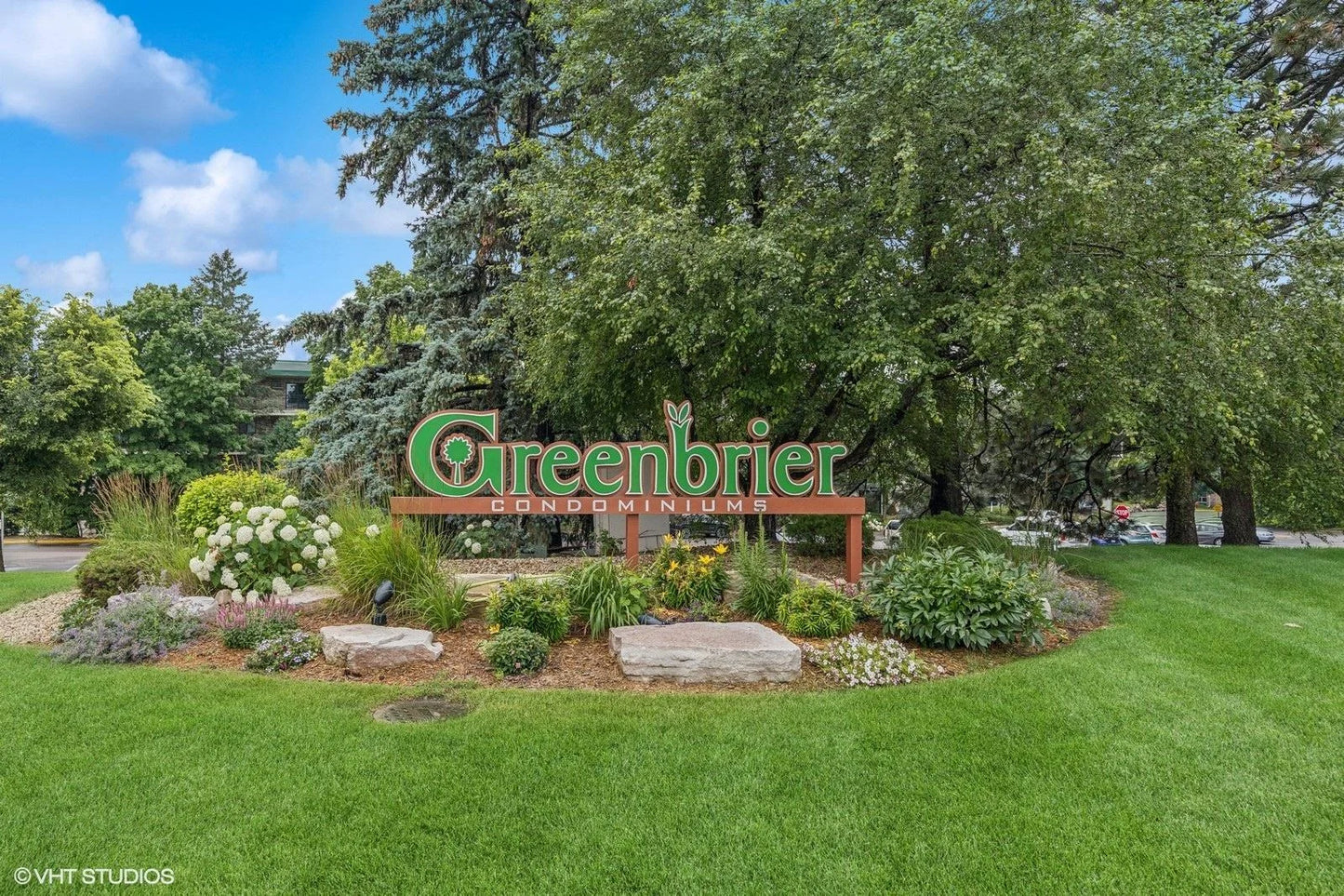 10401 Cedar Lake Road, Minnetonka, MN 55305