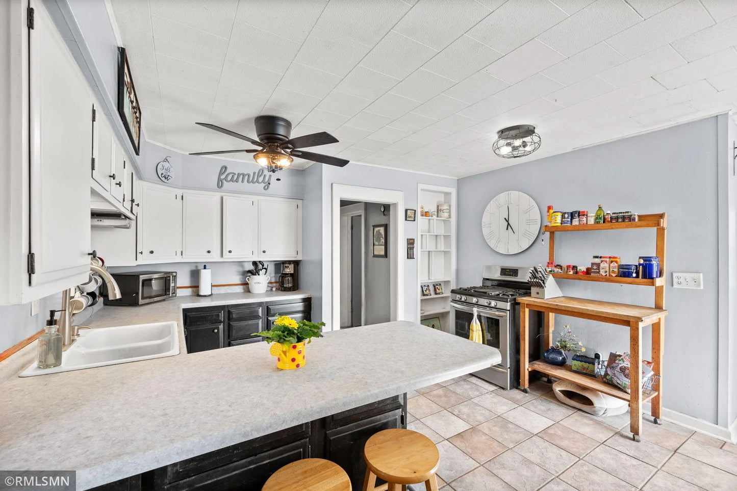 5664 County Road 7 , Howard Lake, MN 55349