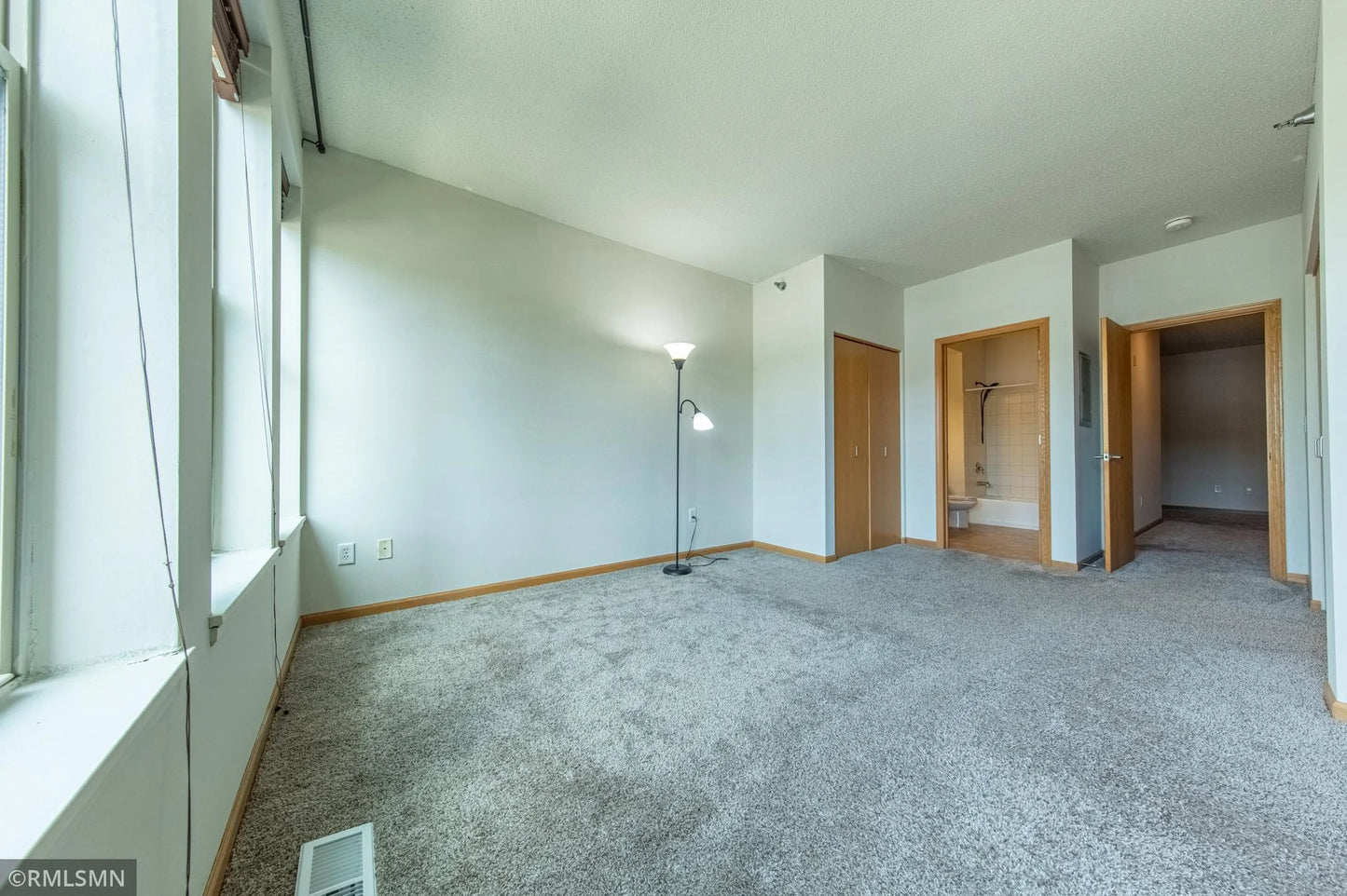 150 Burnsville Parkway, Burnsville, MN 55337