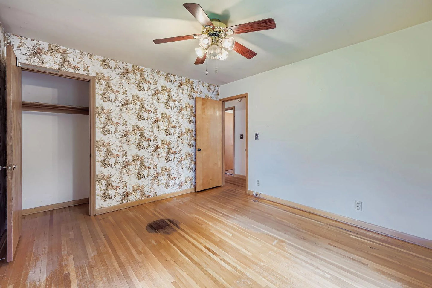 2524 Mayer Lane, Maplewood, MN 55119