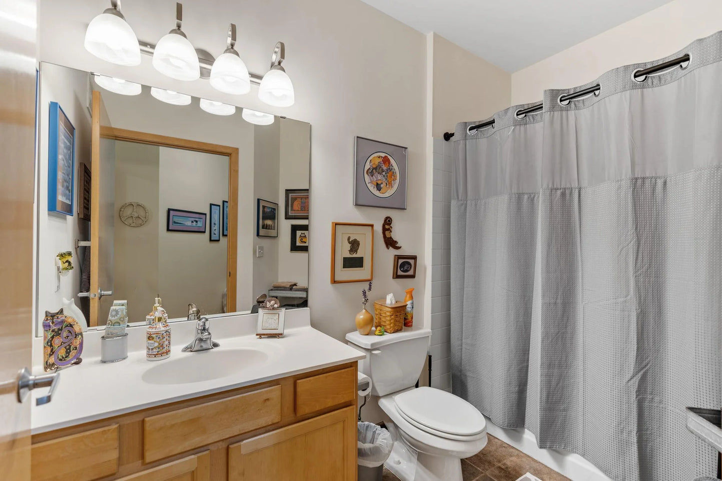 2565 Franklin Avenue, Saint Paul, MN 55114