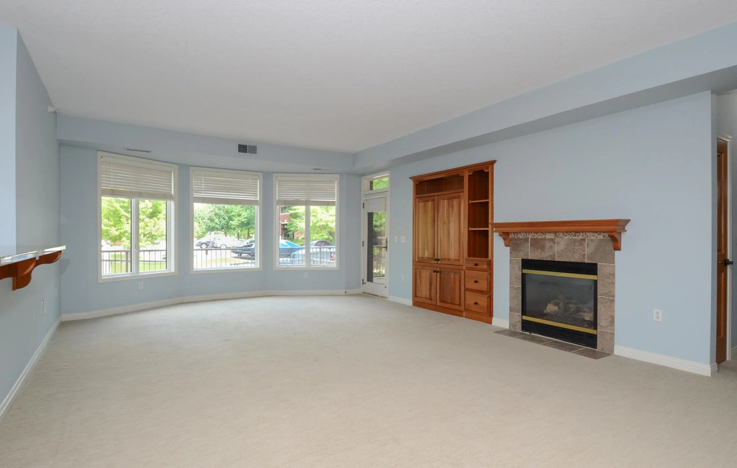 5225 Grandview Square, Edina, MN 55436