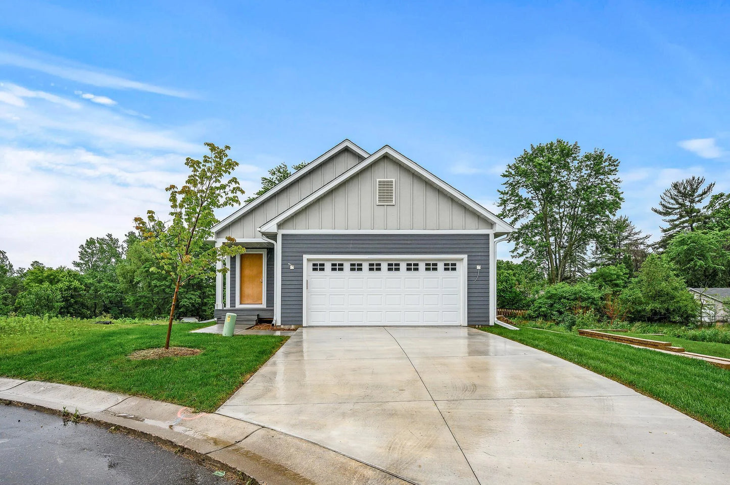 201 Mccarrons Place, Roseville, MN 55113