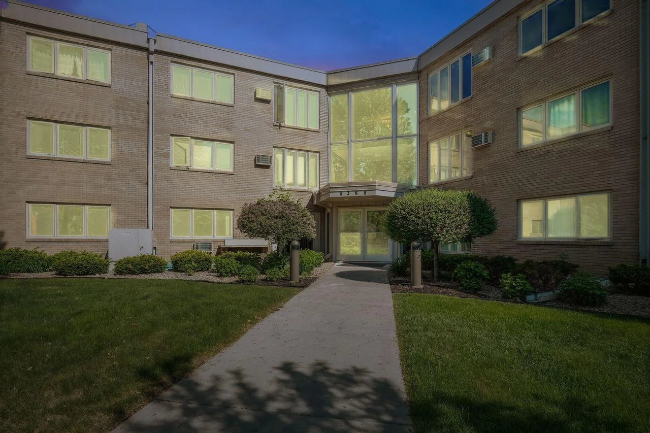 4360 Brookside Court, Edina, MN 55436
