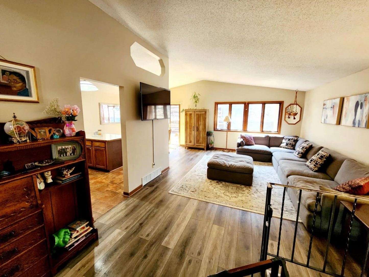 2805 Brookview Drive, Burnsville, MN 55337