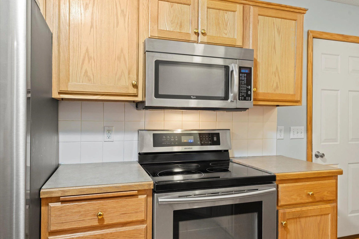 1663 County Road D , Maplewood, MN 55109