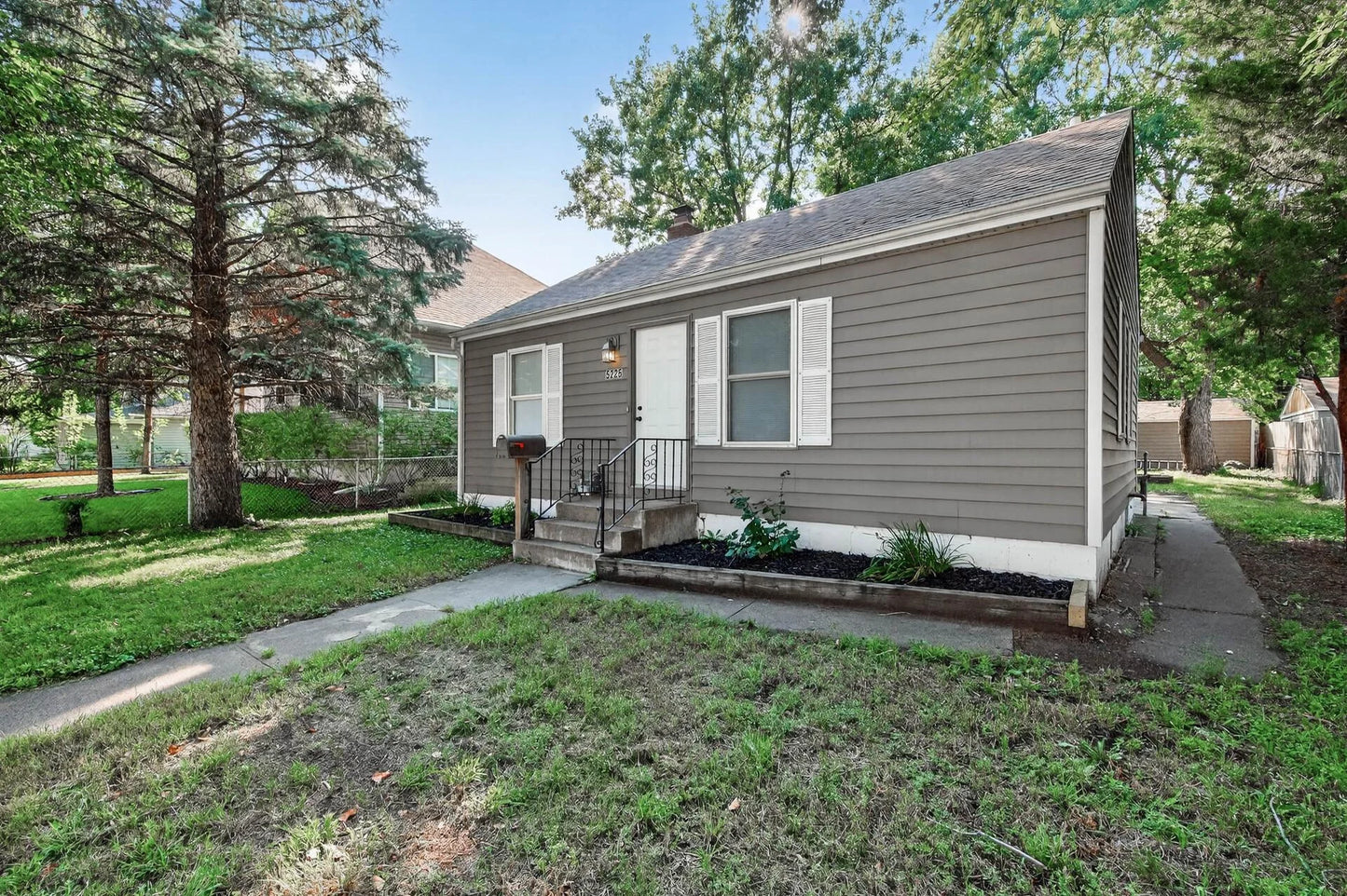 5225 6th Street, Minneapolis, MN 55430