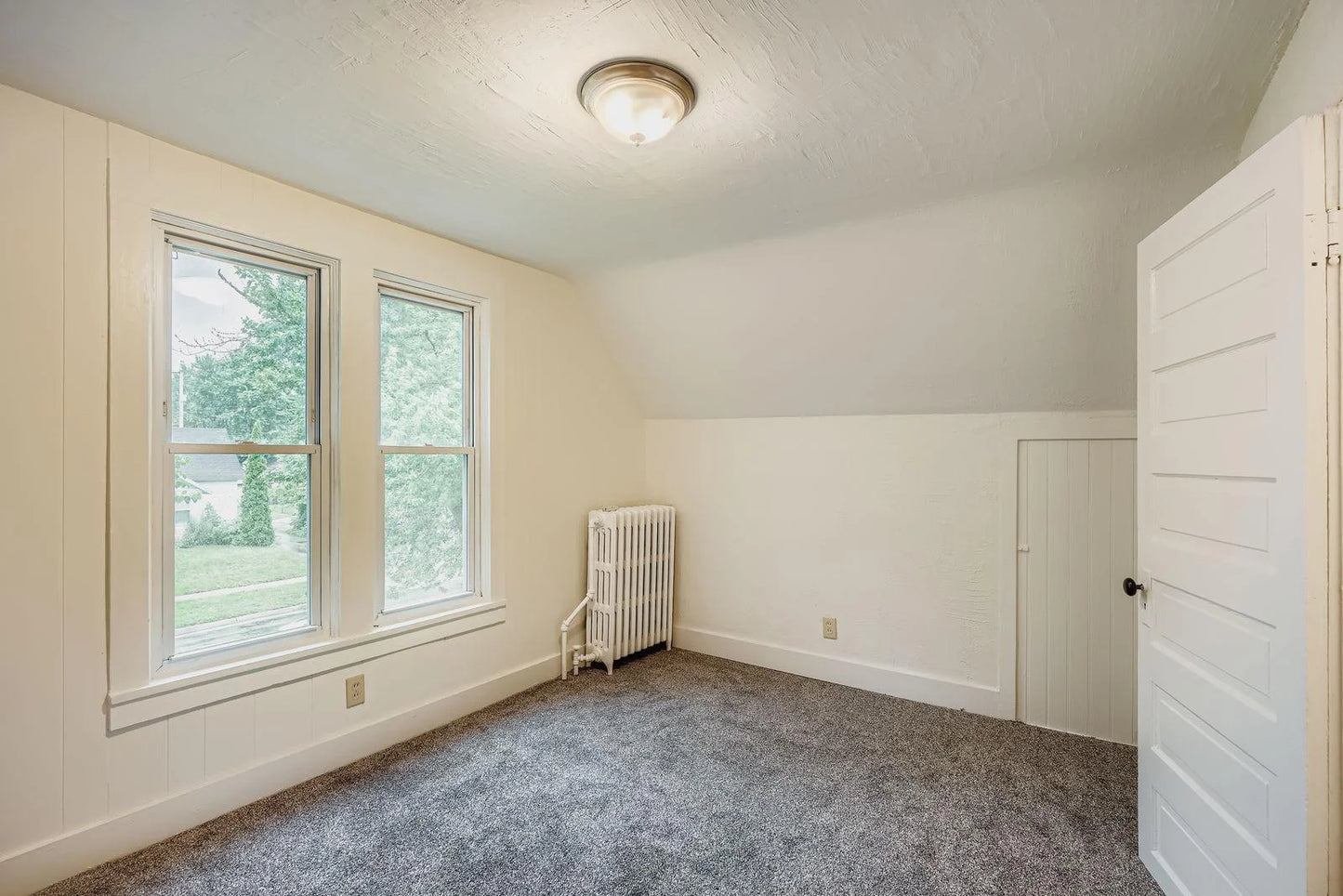 595 Hawthorne Avenue, Saint Paul, MN 55130