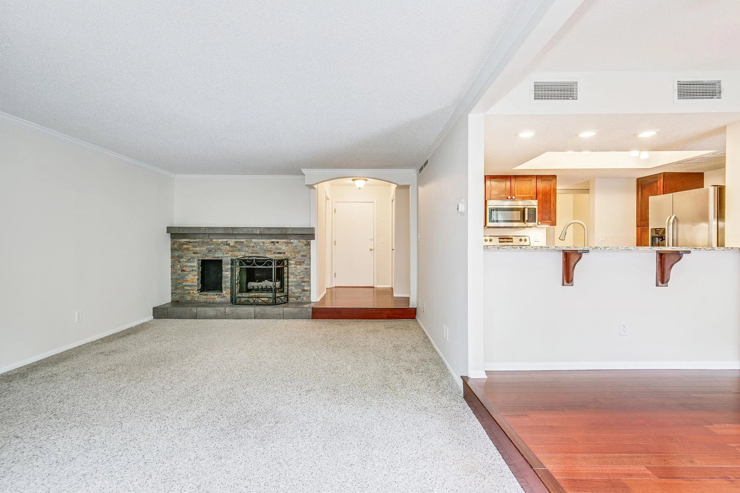 6105 Lincoln Drive, Edina, MN 55436