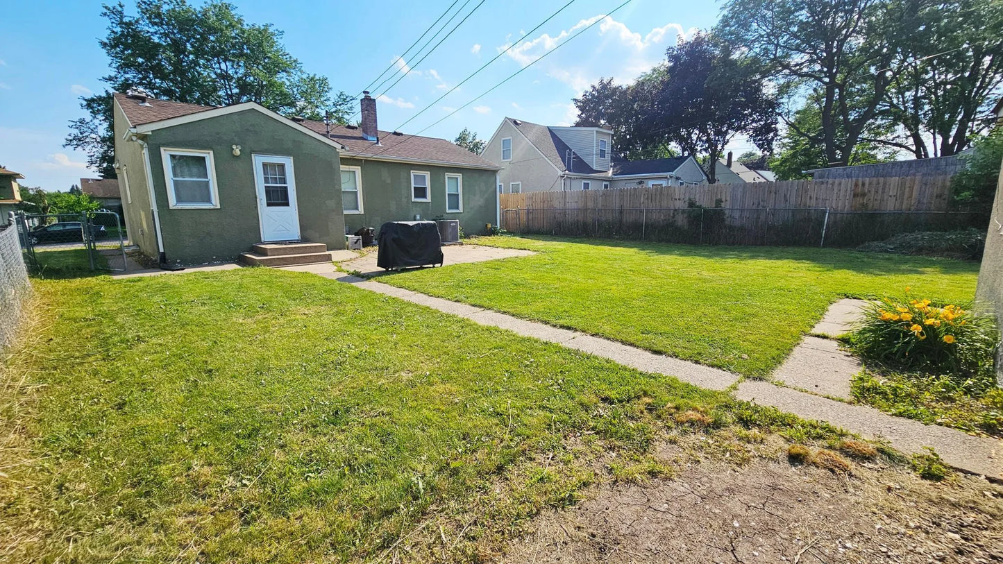 1607 Hoyt Avenue, Saint Paul, MN 55106