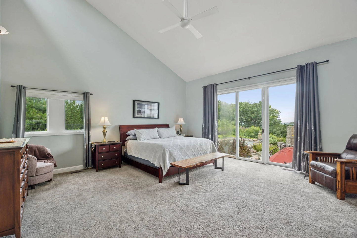 10460 Bluff Circle, Chanhassen, MN 55318