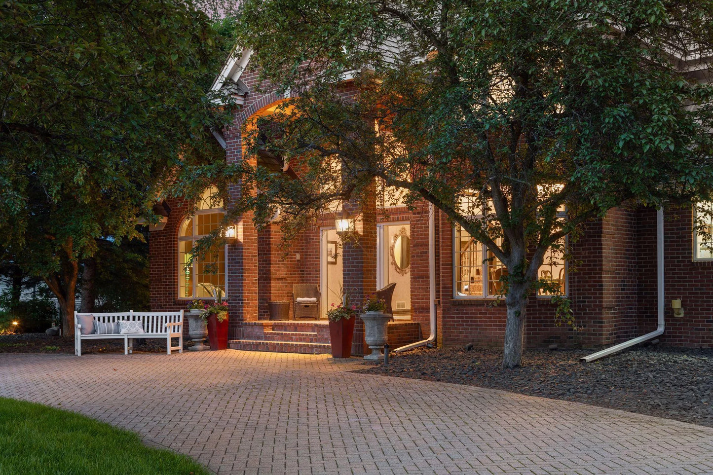 10 Apple Orchard Court, Dellwood, MN 55110