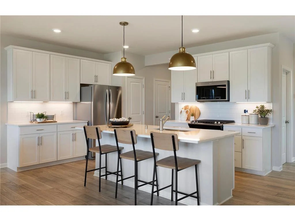 17933 Genoa Drive, Lakeville, MN 55044