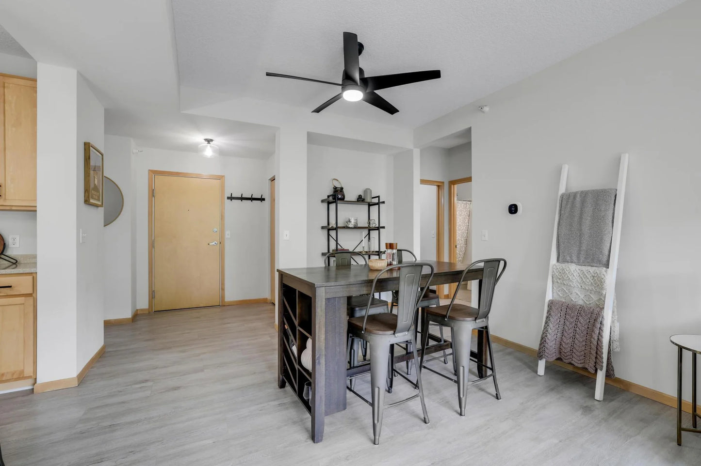 2565 Franklin Avenue, Saint Paul, MN 55114