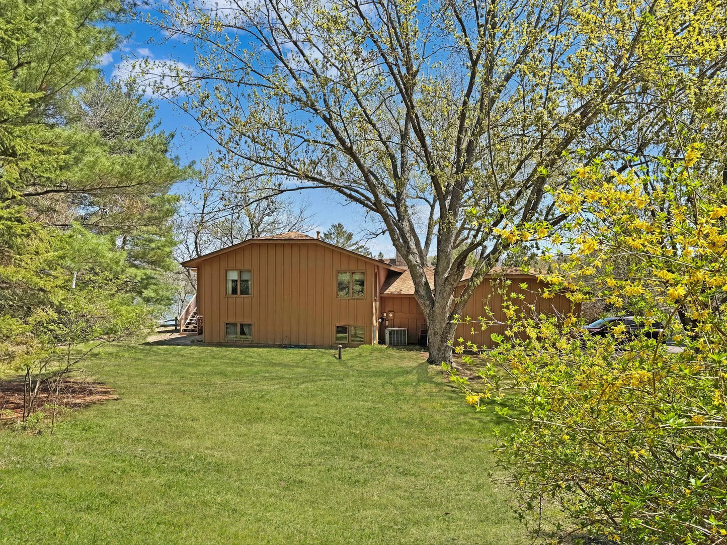 7864 Demontreville Trail, Lake Elmo, MN 55042