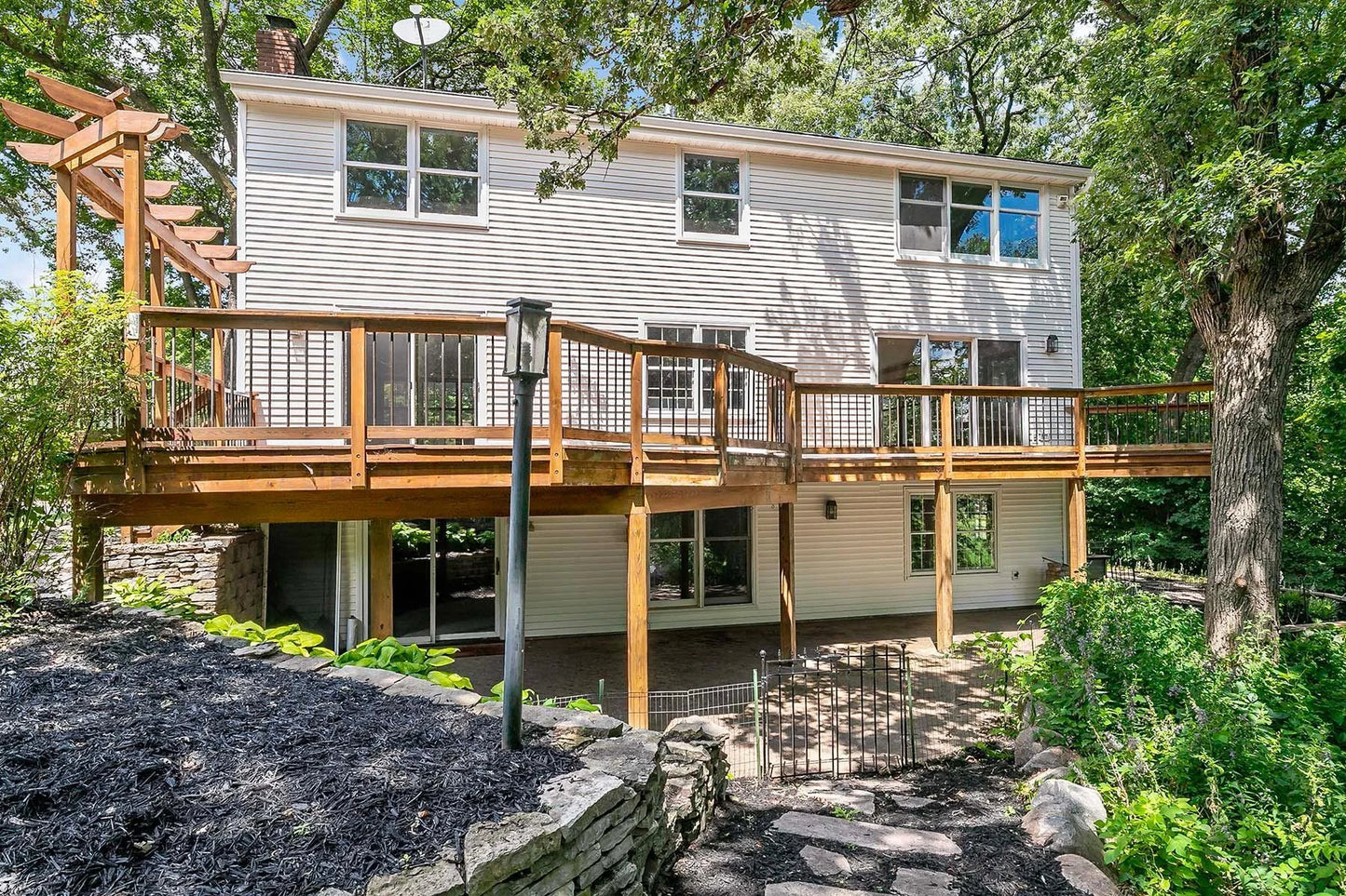 10325 10th Avenue Circle, Bloomington, MN 55420