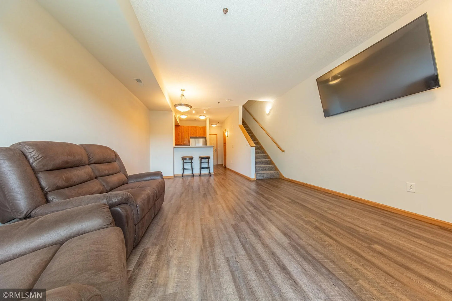 150 Burnsville Parkway, Burnsville, MN 55337