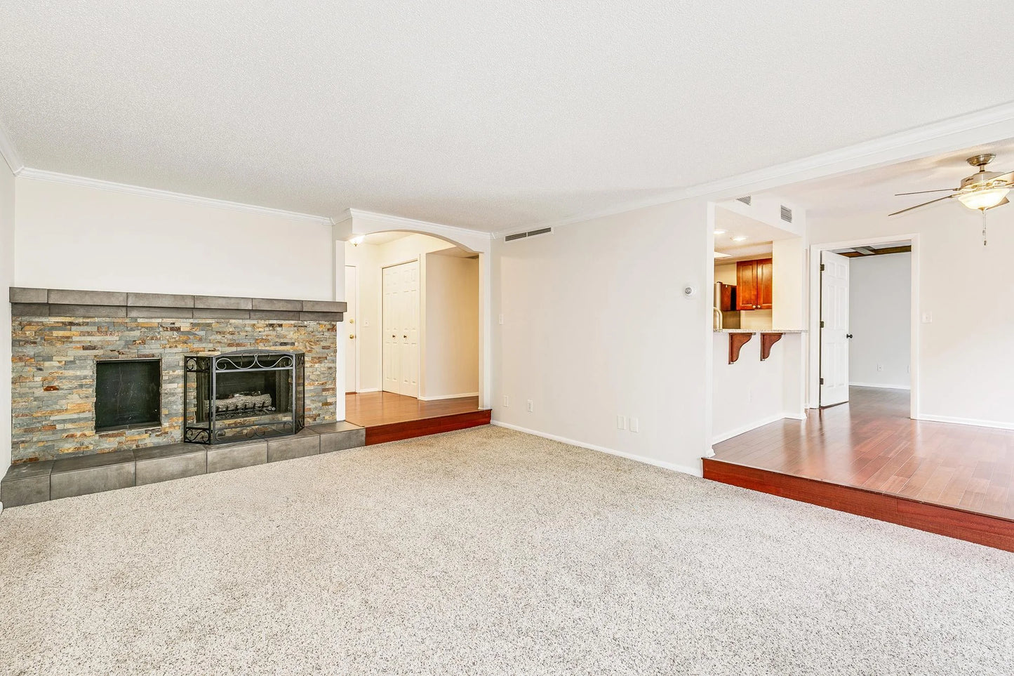 6105 Lincoln Drive, Edina, MN 55436