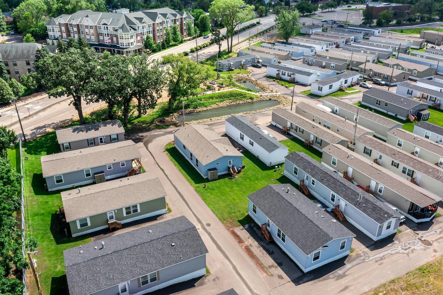 2501 Lowry Avenue, Saint Anthony, MN 55418