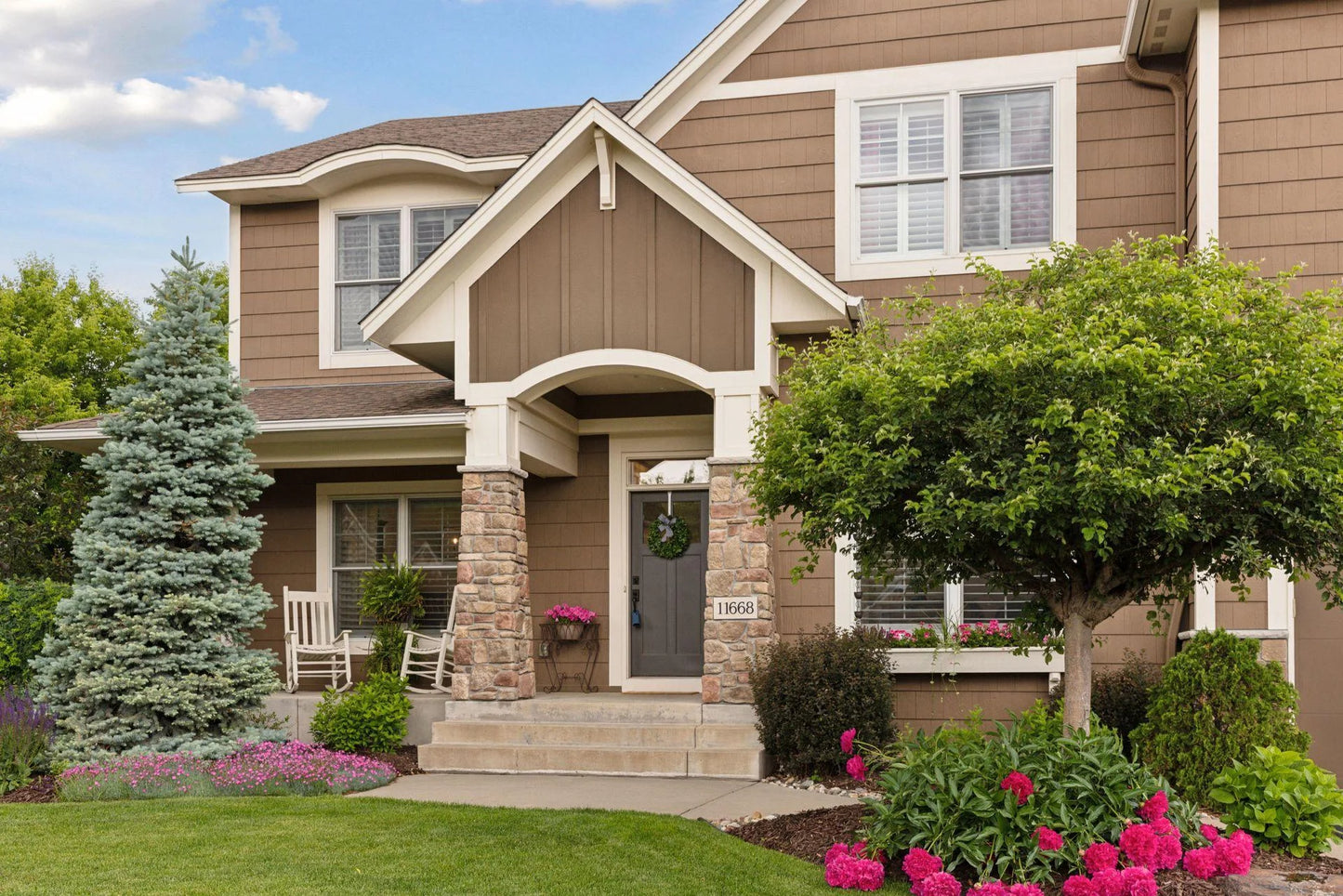 11668 Azure Court, Inver Grove Heights, MN 55077