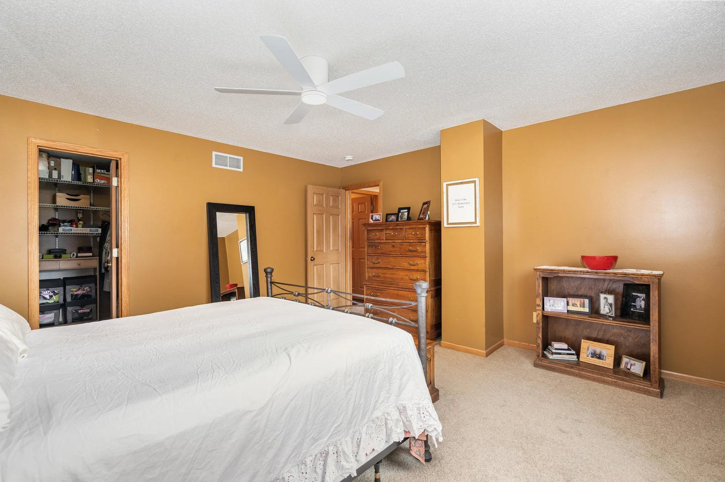 577 Woodduck Drive, Woodbury, MN 55125