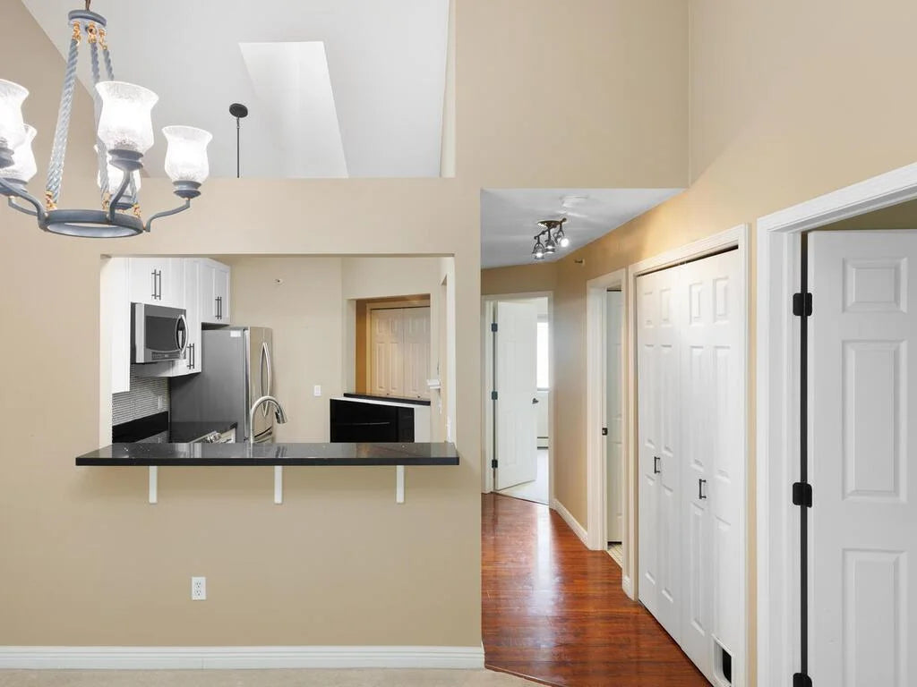 7605 Edinborough Way, Edina, MN 55435