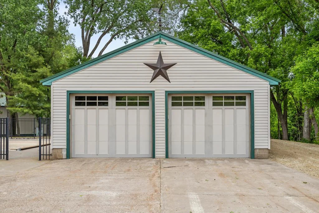 2511 Carver Avenue, Maplewood, MN 55119