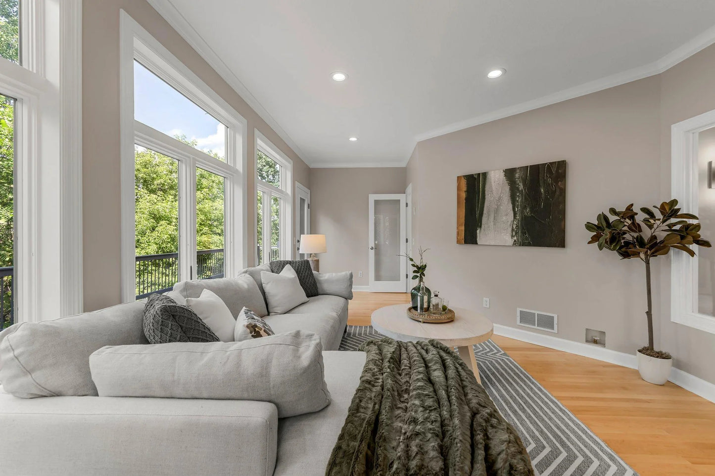 6305 Mcintyre Point, Edina, MN 55439