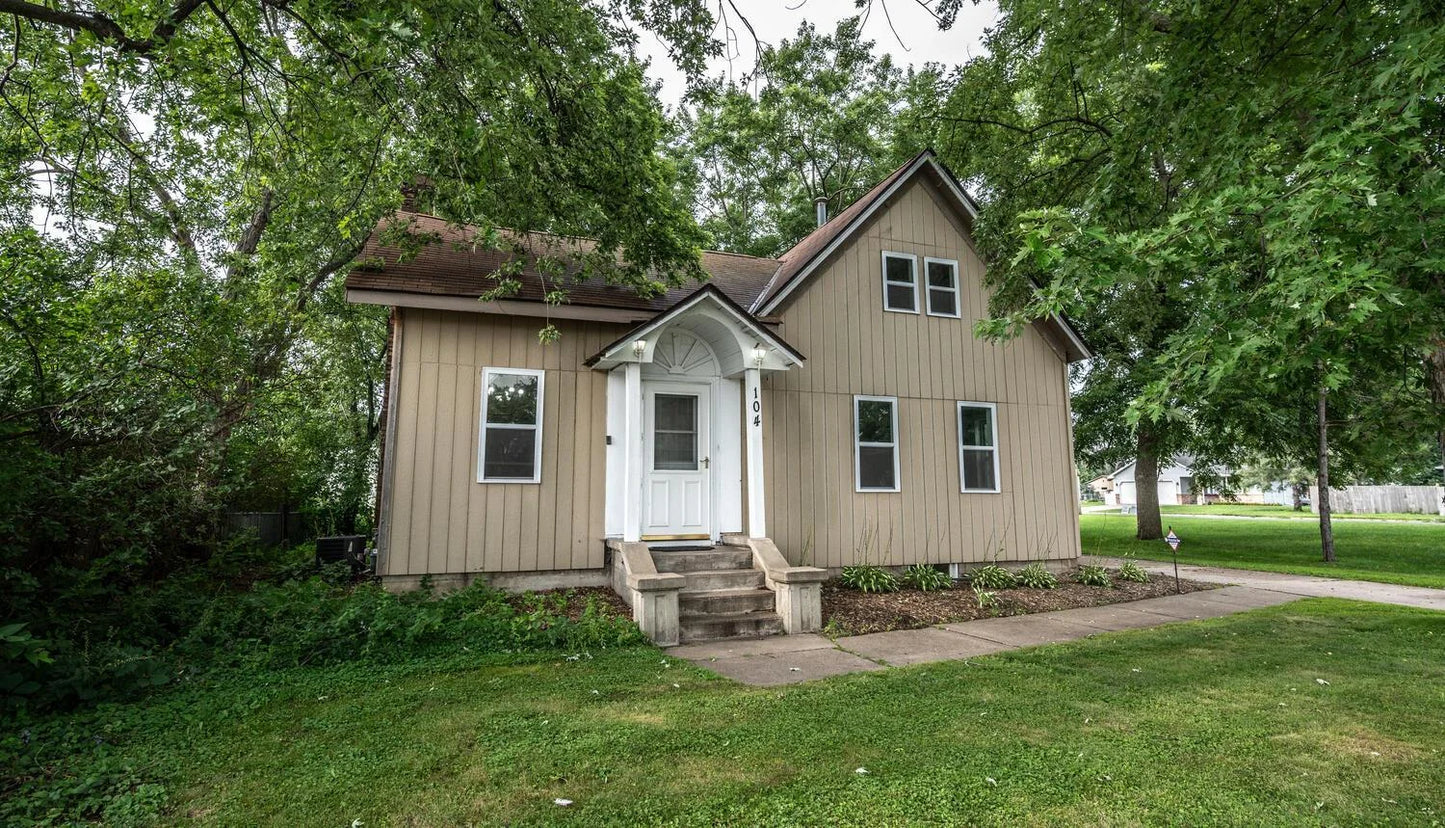 104 Spruce Street, Farmington, MN 55024