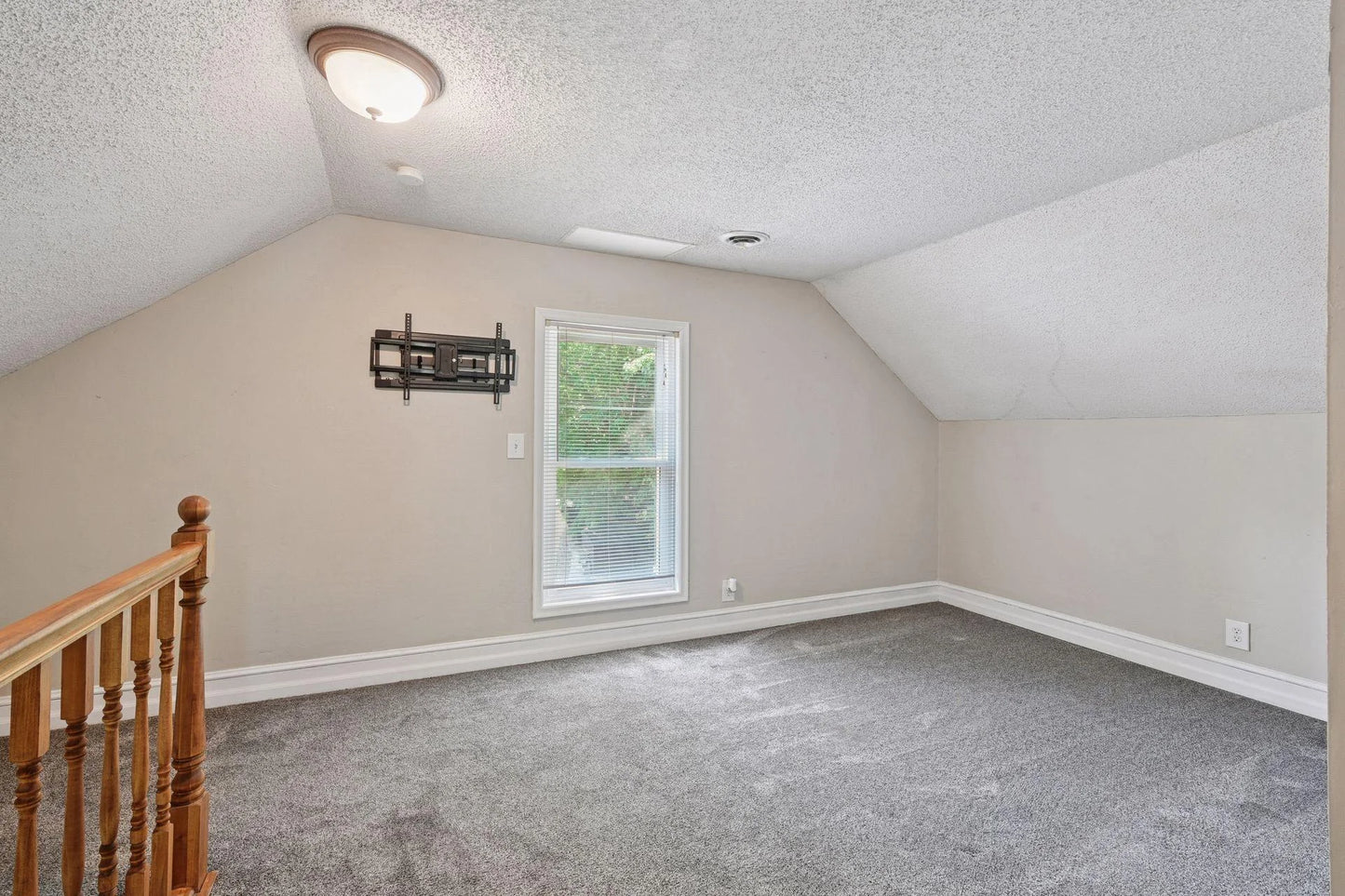 301 Lake Street, Waconia, MN 55387