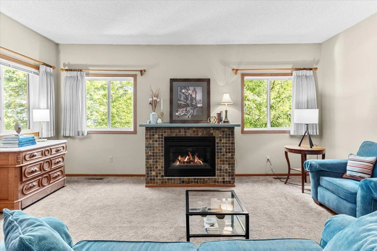577 Woodduck Drive, Woodbury, MN 55125