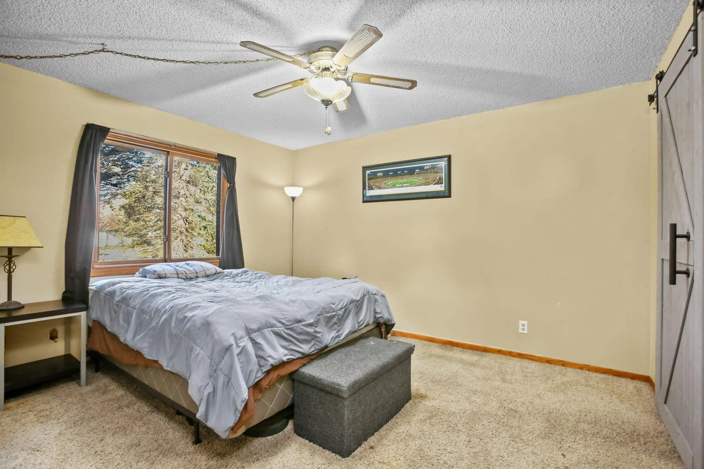 994 Heritage Court, Vadnais Heights, MN 55127