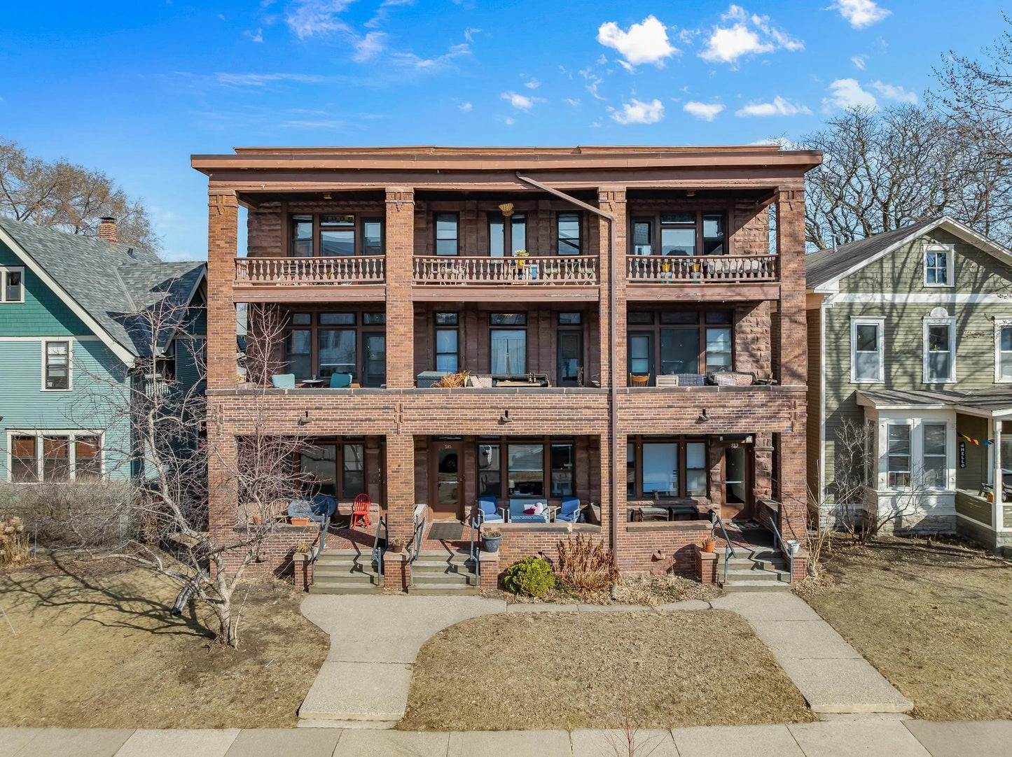 583 Holly Avenue, Saint Paul, MN 55102