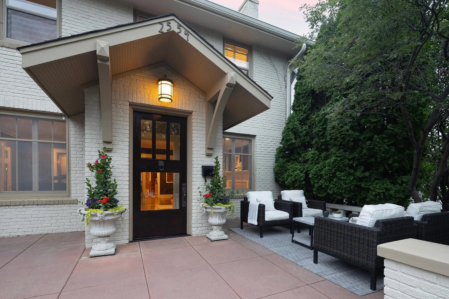 2554 Lake Of The Isles Parkway, Minneapolis, MN 55405