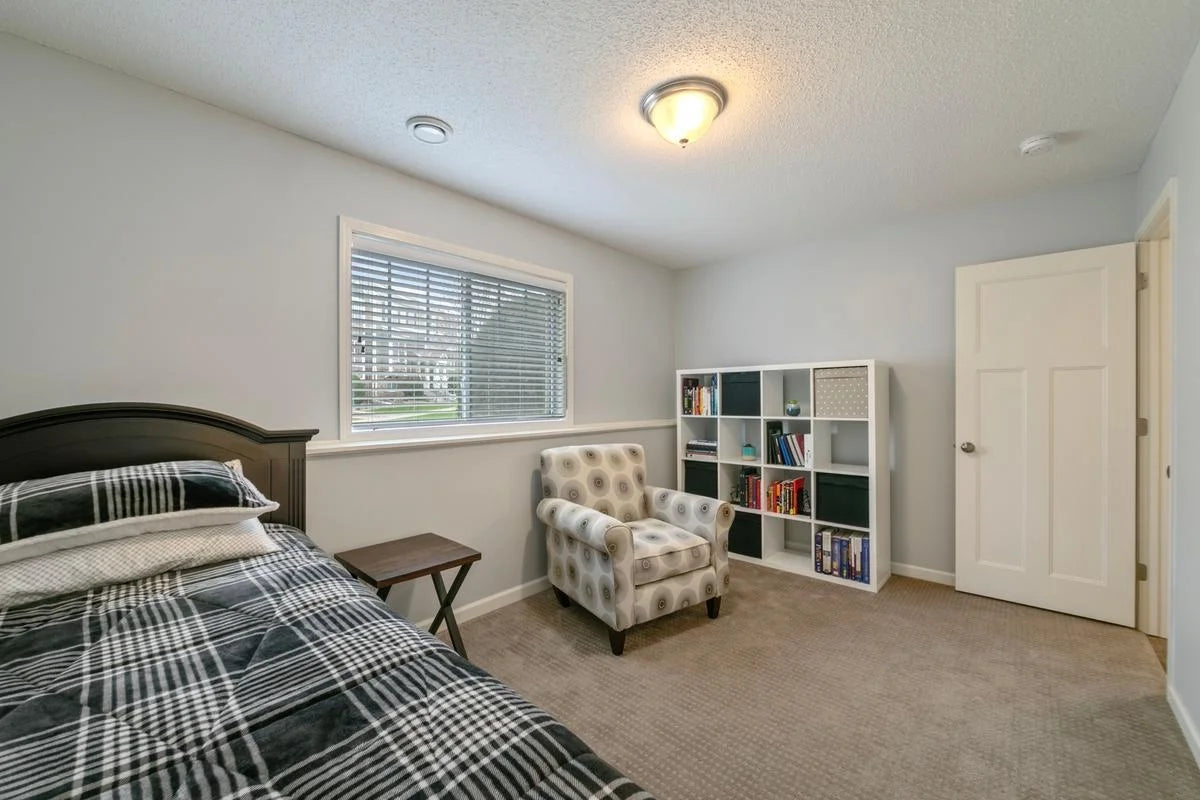 11300 Sandcastle Drive, Woodbury, MN 55129