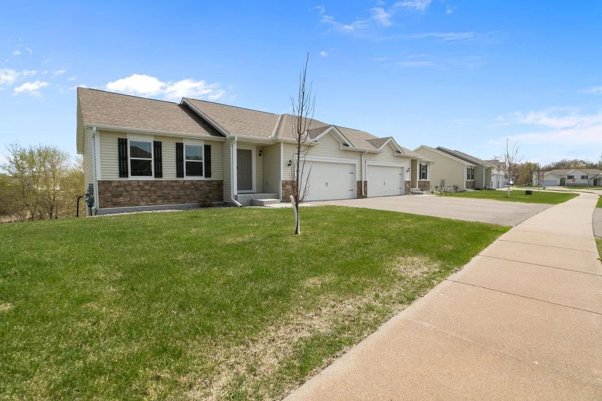 1112 Natalie Avenue, Montrose, MN 55363