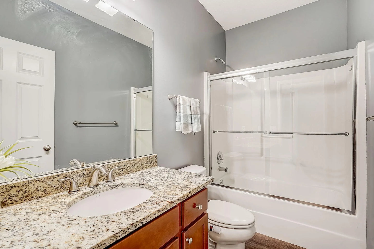 48 125th Street, Burnsville, MN 55337
