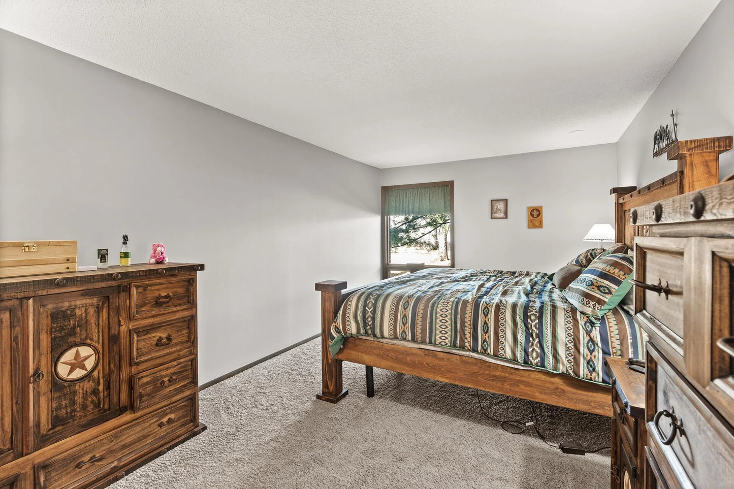 6085 Lincoln Drive, Edina, MN 55436