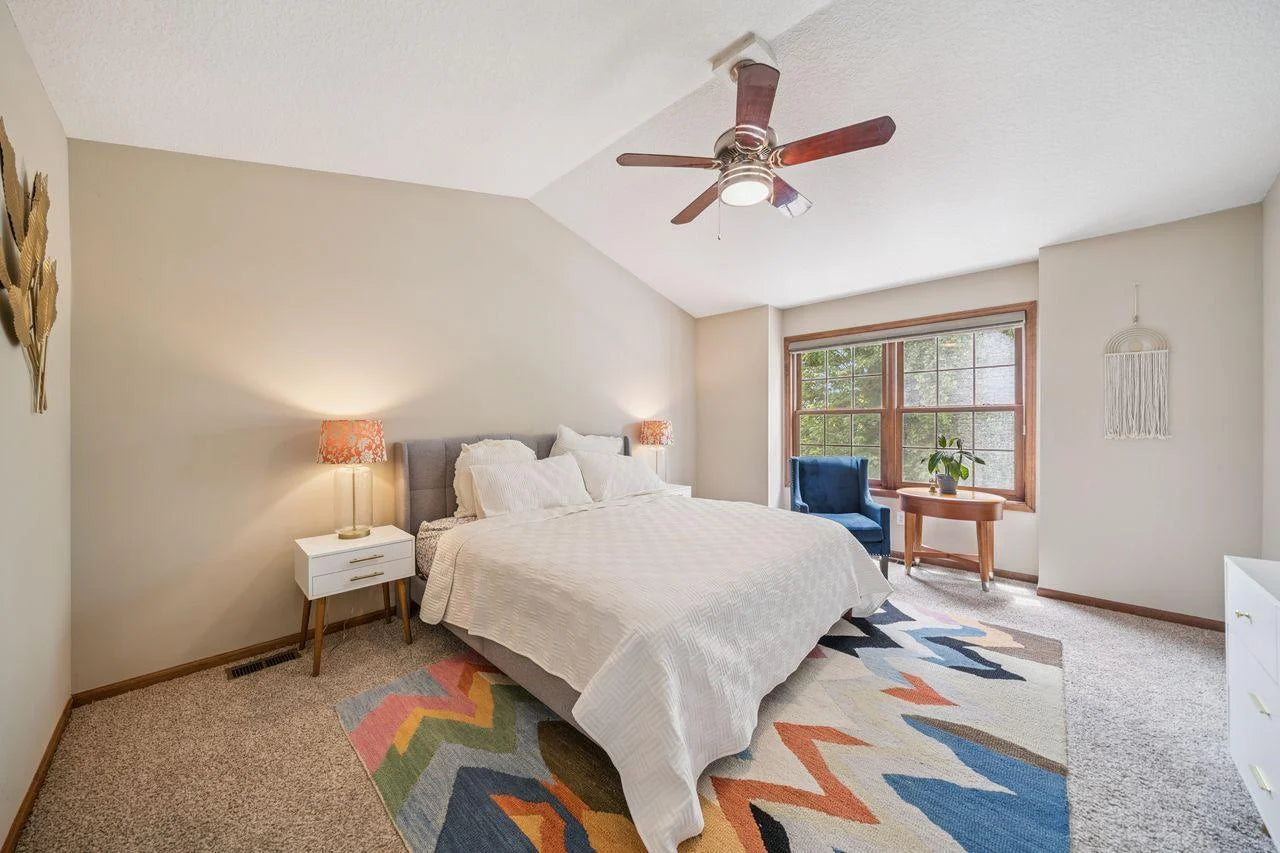 4628 Pinetree Curve, Eagan, MN 55122