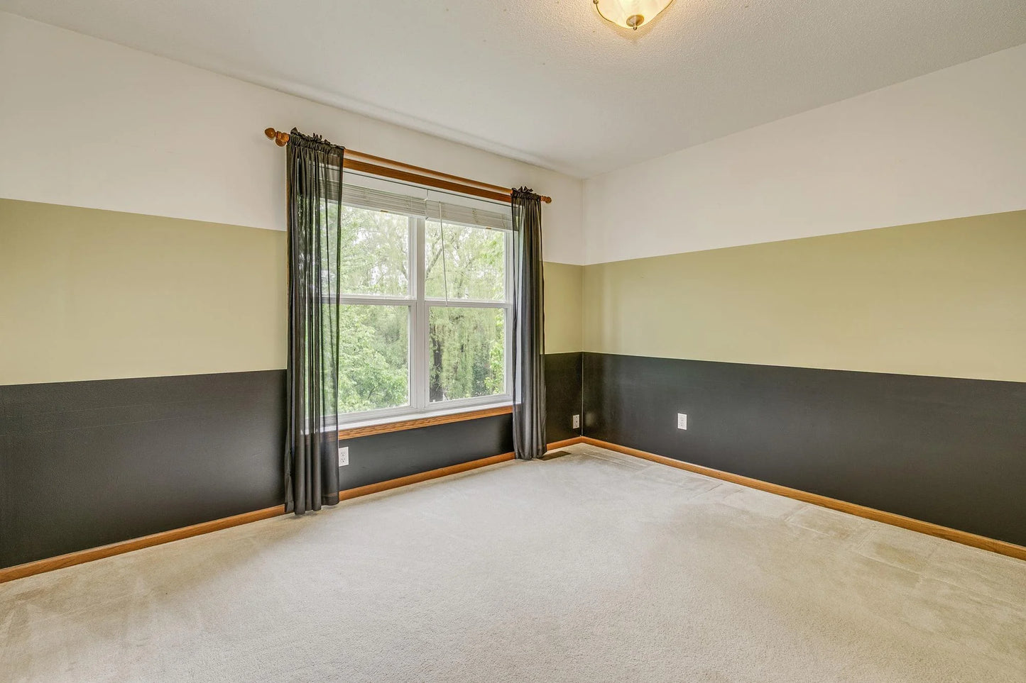 10447 Kilbirnie Road, Woodbury, MN 55129