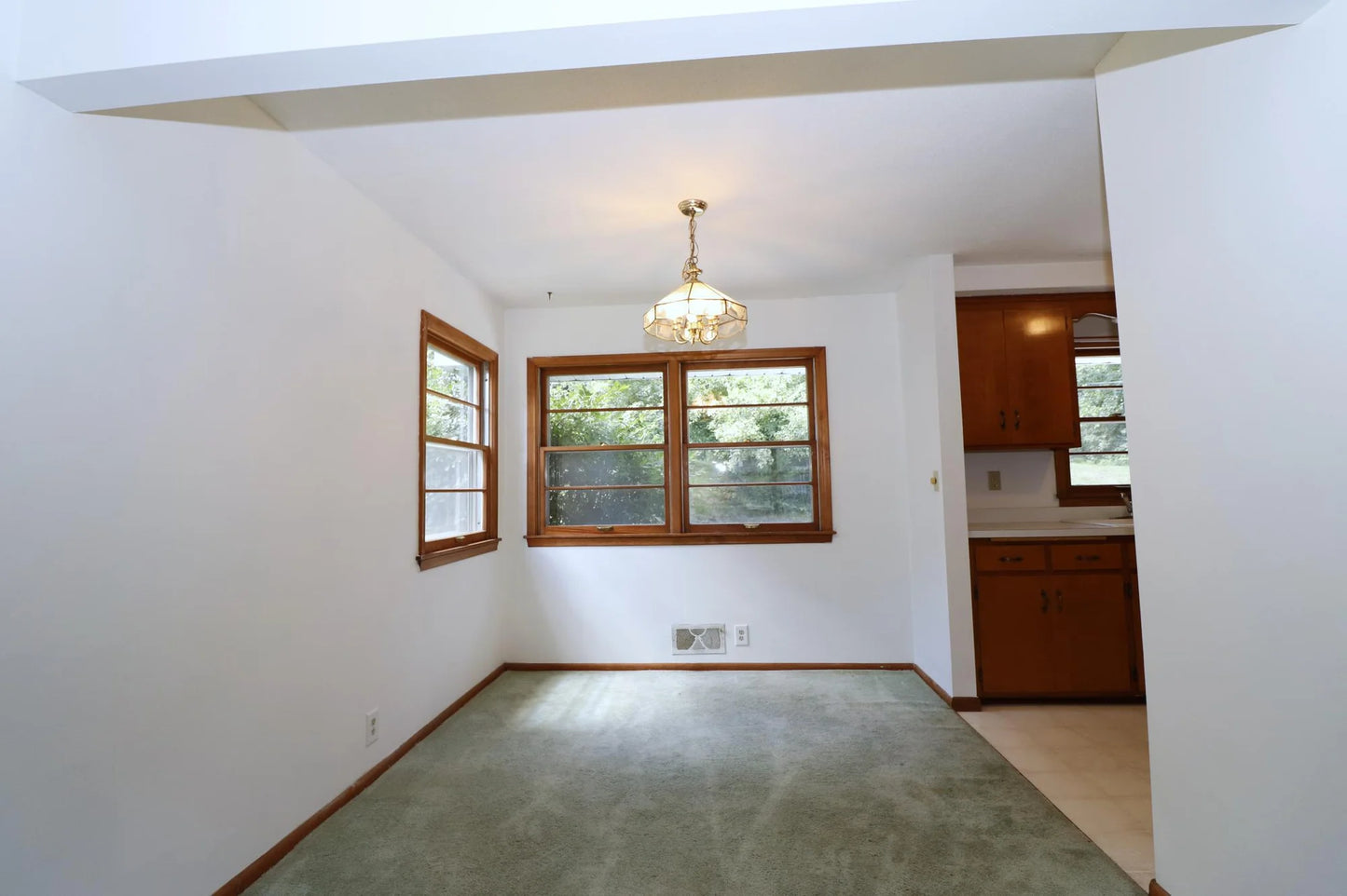 5043 Overlook Circle, Bloomington, MN 55437